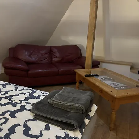 Apartamento Zentral Komplette Fewo, 4 Schlafbereiche Bis Zu 8 Personen