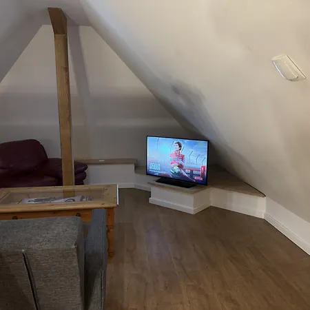 Zentral Komplette Fewo, 4 Schlafbereiche Bis Zu 8 Personen Apartment *