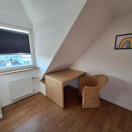 Apartment Zentral Komplette Fewo, 4 Schlafbereiche Bis Zu 8 Personen *