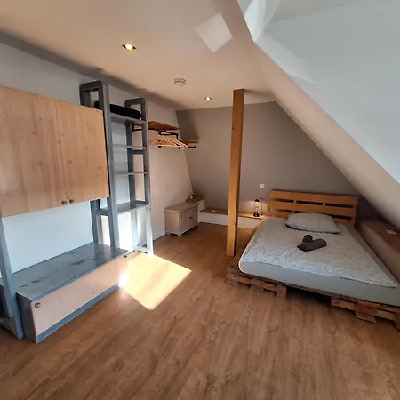 Zentral Komplette Fewo, 4 Schlafbereiche Bis Zu 8 Personen