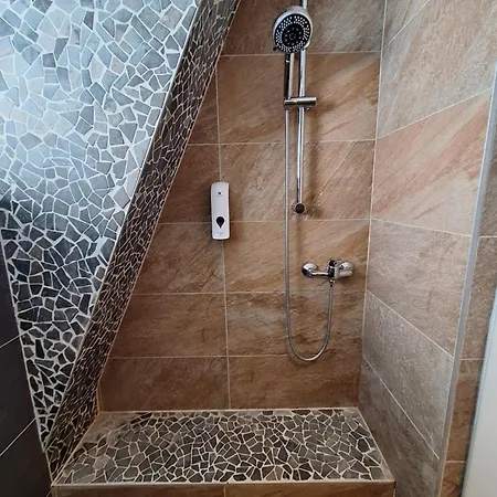 Apartamento Zentral Komplette Fewo, 4 Schlafbereiche Bis Zu 8 Personen