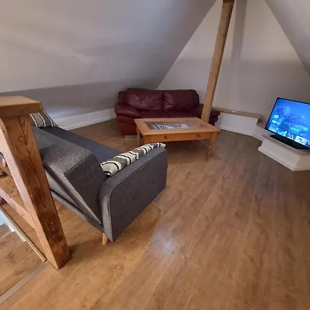 Apartment Zentral Komplette Fewo, 4 Schlafbereiche Bis Zu 8 Personen