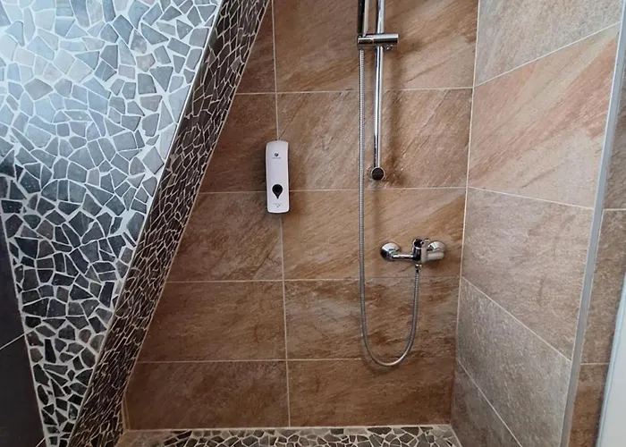 Daire Zentral Komplette Fewo, 4 Schlafbereiche Bis Zu 8 Personen