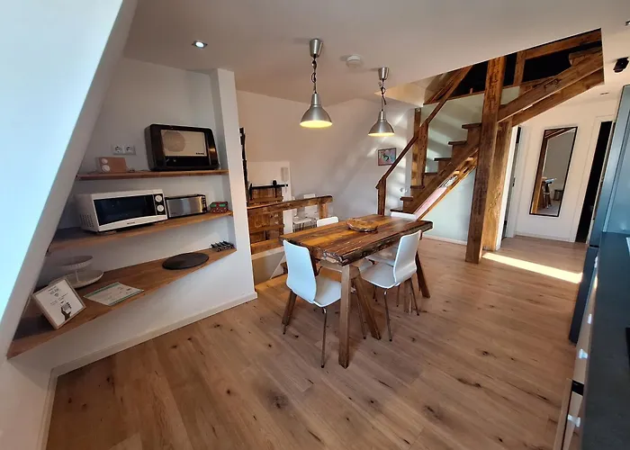 Apartmán Zentral Komplette Fewo, 4 Schlafbereiche Bis Zu 8 Personen *